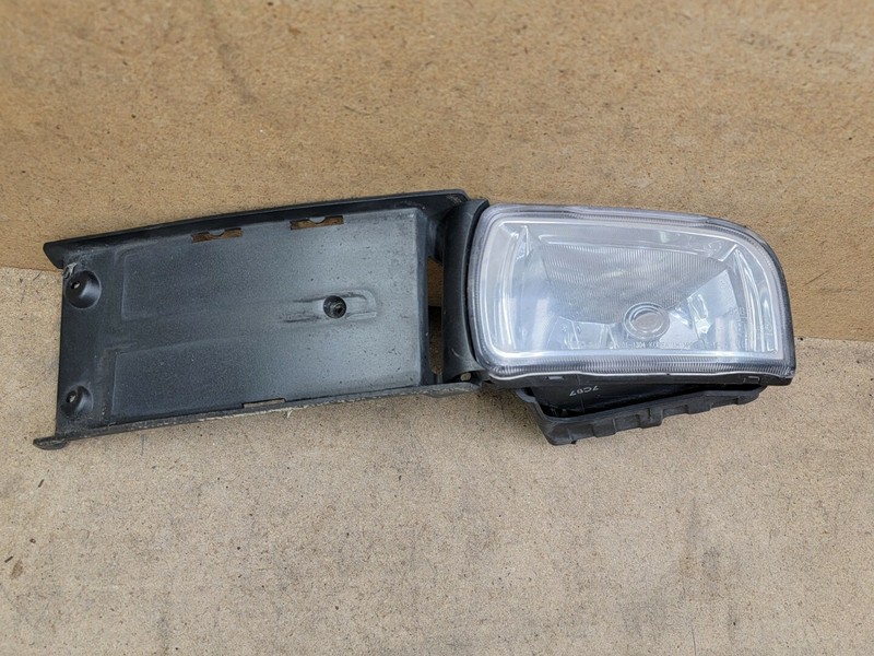 2006 - 2008 HYUNDAI AZERA DRIVER SIDE LEFT LH FOG LIGHT OEM