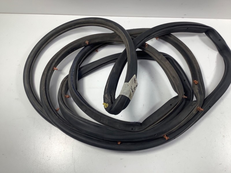 96-00 Honda Civic 2D Left Driver Weatherstrip Gasket Rubber Around Door Seal OEM