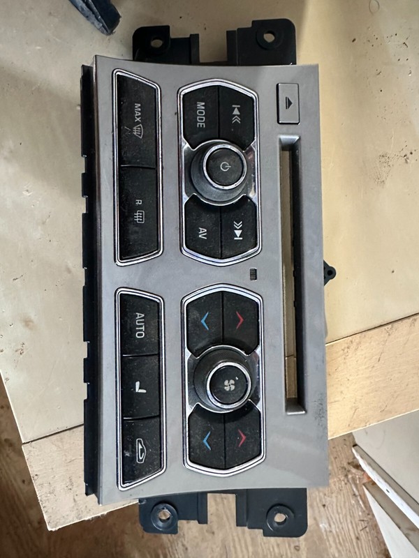 12-15 JAGUAR XF OEM RADIO HEATER A/C AC CLIMATE CONTROL PANEL CX23-18C858-CE