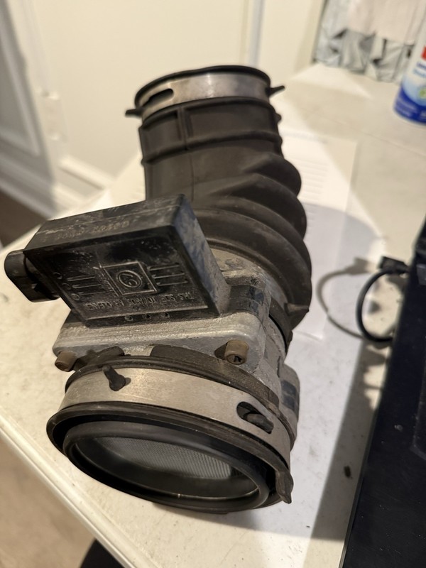 2000 OLDSMOBILE INTRIGUE Mass Air Flow Meter Sensor 3.5 Air Tube MAF
