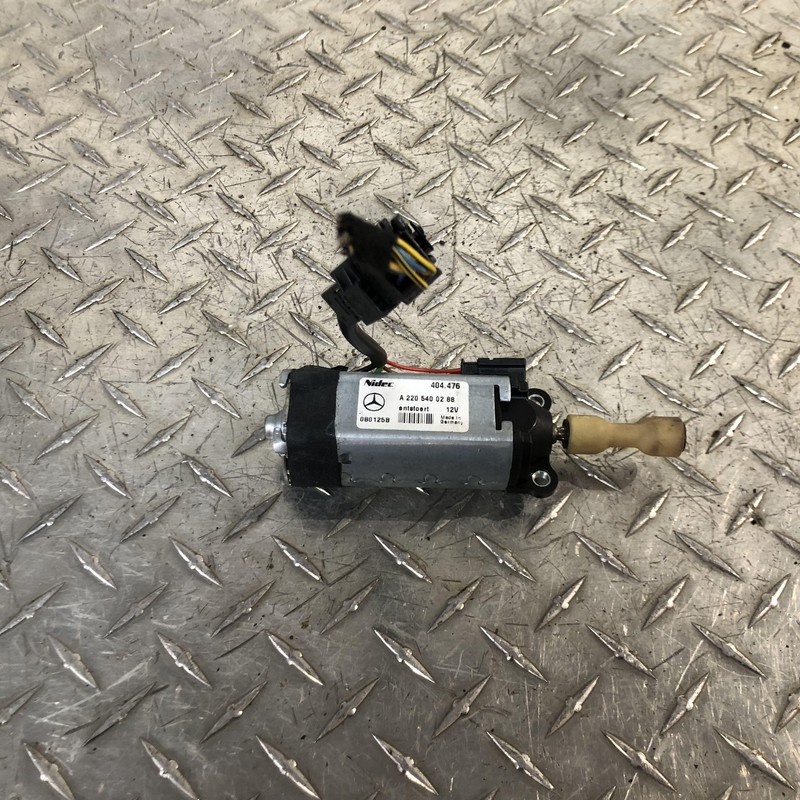 CLS550 E320 W210 SEDAN - STEERING COLUMN TILT DRIVE MOTOR 2205400288