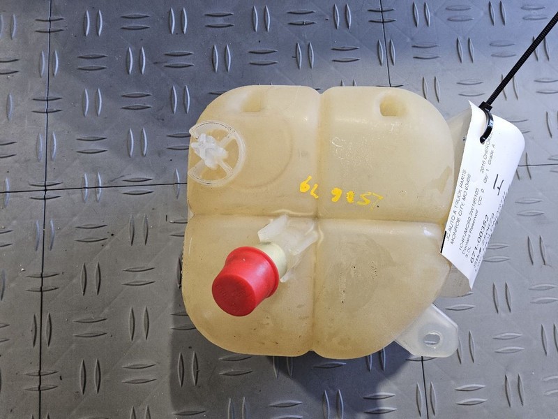 Coolant Reservoir Fits 14-18 CHEROKEE 3487465