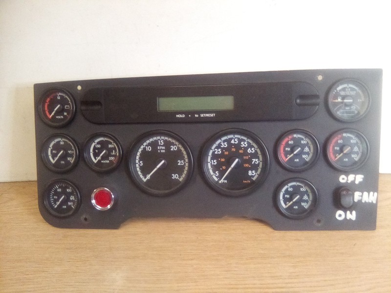 Freightliner Cascadia A22-67230-000 Instrument Gauge Cluster