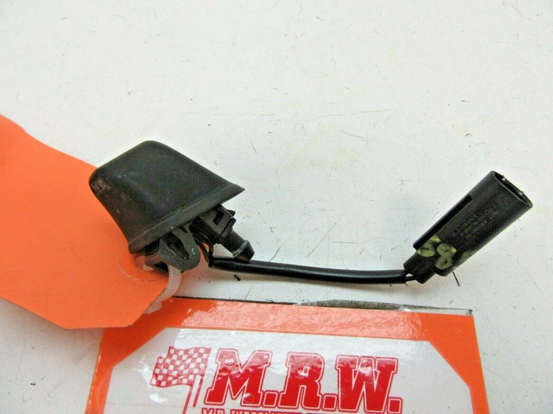 FRONT WINDSHIELD WASHER FLUID SPRAYER SQUIRTER NOZZLE SPRAY LEFT L BMW 328i 330i