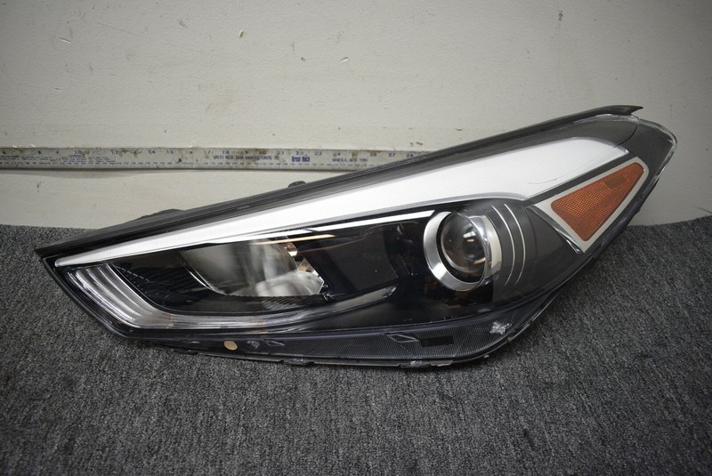 2016-2018 HYUNDAI TUSCON LEFT SIDE HEADLIGHT FACTORY OEM