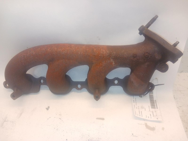 14-'18 CHEVROLET SILVERADO 1500 Right Exhaust Manifold 5.3L OEM