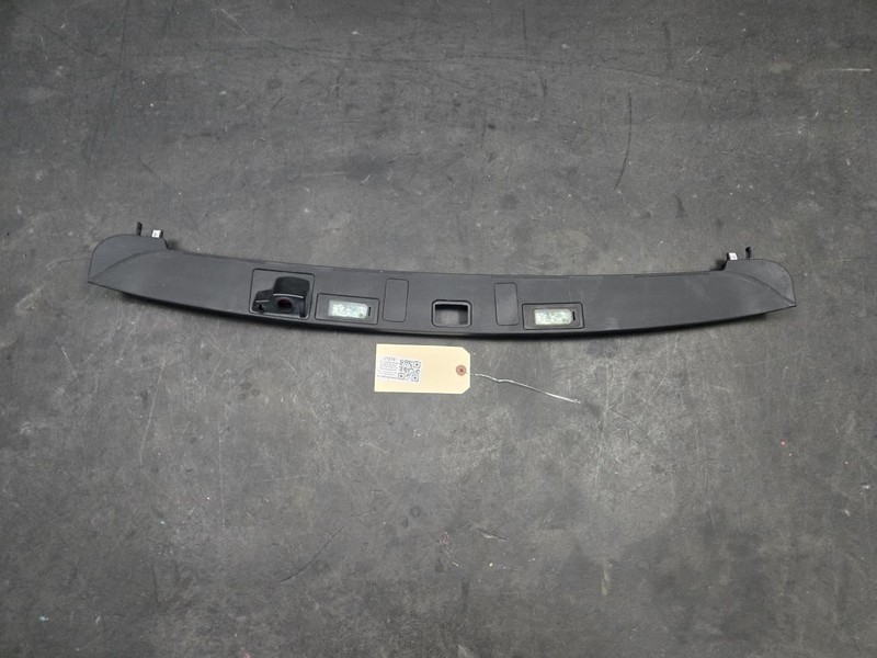 Rear License Plate Lights w/ Molding Set 2018 Range Rover Velar LR089442 19 - 22