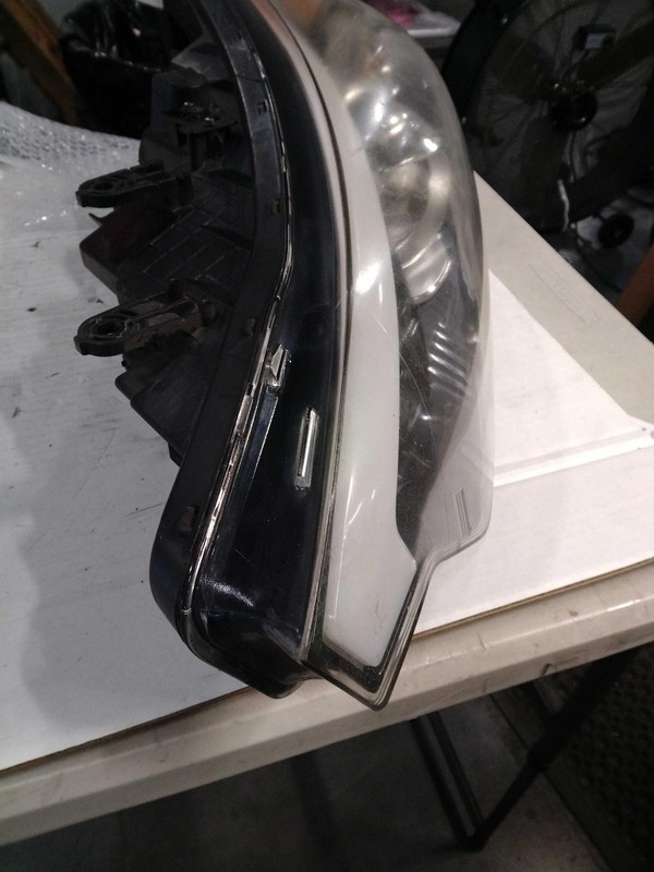 2016 KIA Forte Left Headlight Assembly - Foggy, Rock Chips, 119k Miles