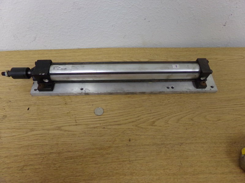 Numatics SL-564109-3 S2AK-141I-AAA2 Bore 1-1/2 STK 14 500