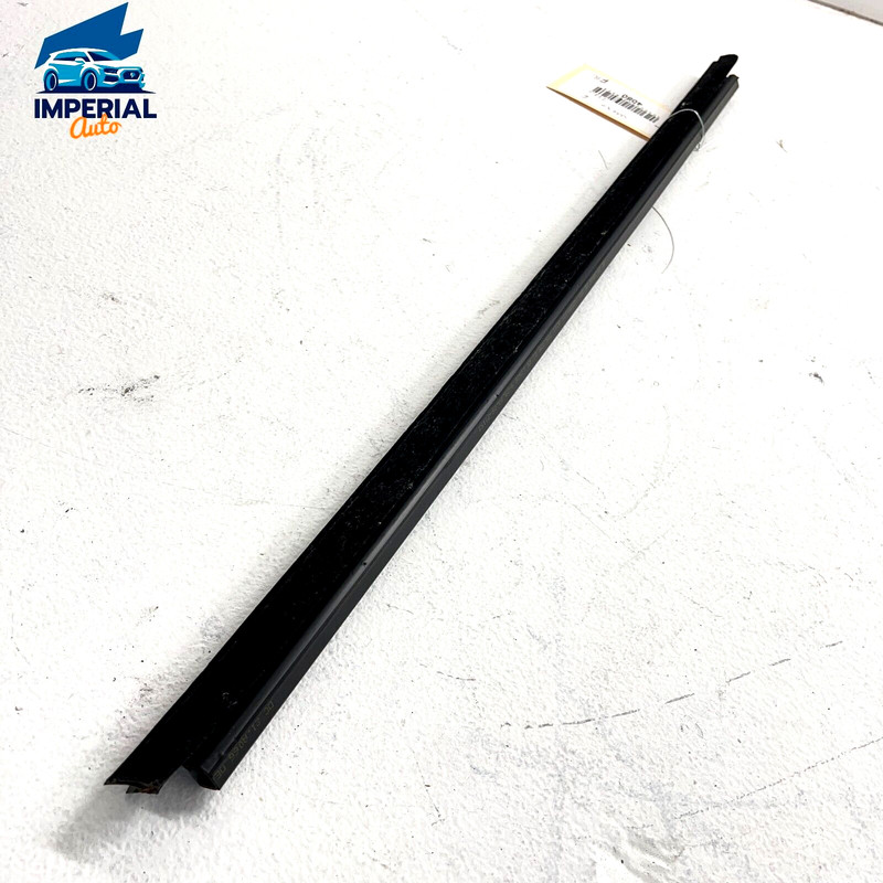 2006 – 2009 MERCEDES E350 W211 Inner Weather-Strip Sealing RAIL LEFT FRONT OEM