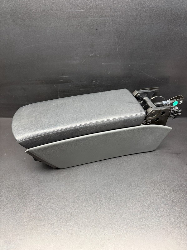 2003-2006 Mercedes R230 SL500 SL55 Center Console Arm Rest Armrest Storage OEM