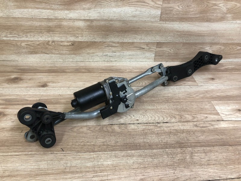 BMW E60 E63 E64 528 535 545 M5 645 650 OEM FRONT WINDSHIELD WIPER WITH MOTOR 7