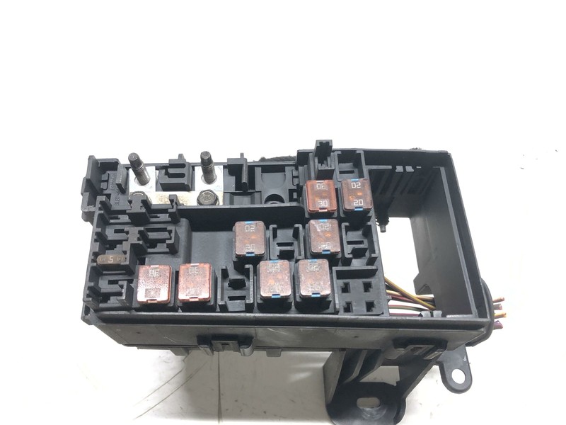 15-19 Lincoln MKC Trunk Mounted Fuse Box Assembly Oem Tested