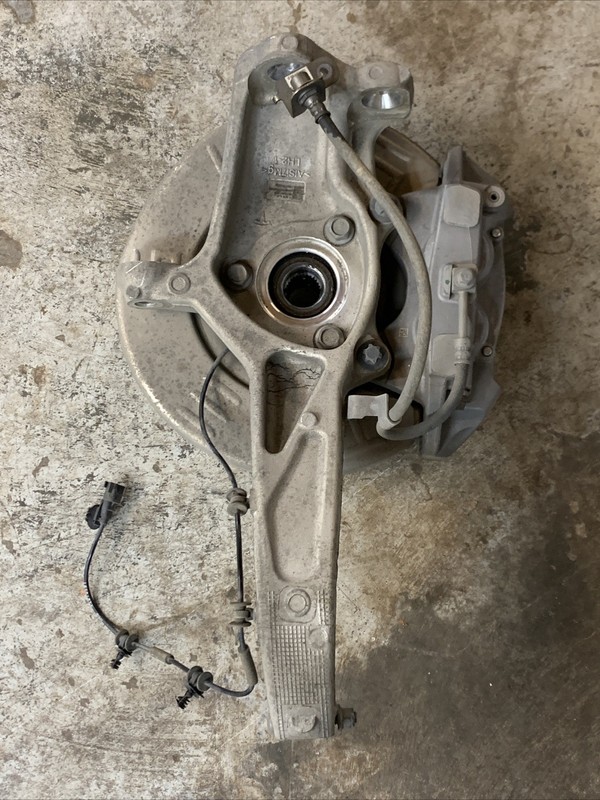 17-21 TESLA MODEL 3 FRONT LEFT SPINDLE KNUCKLE HUB CALIPER 1044311-00E 44069