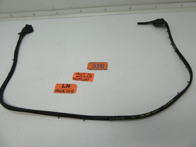 SOLARA DOOR PANEL RUBBER SEAL BODY MOLDING CLIPS LEFT DRIVER SIDE CAR L LH LF