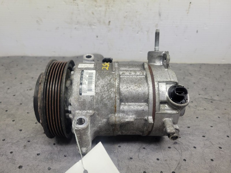 Air Conditioner AC Compressor Fits 14-16 DART 1618229