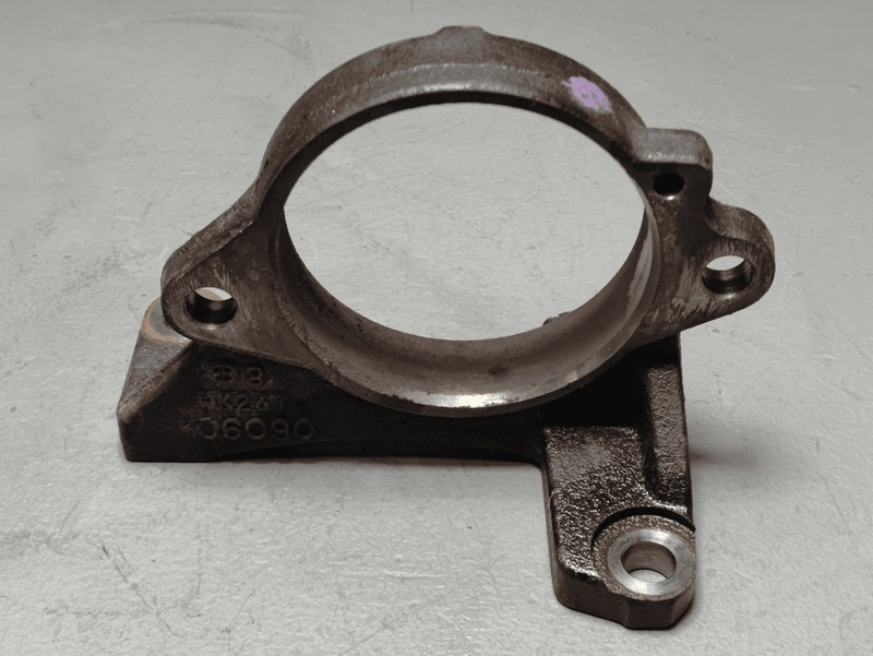 2020-2025 Toyota Highlander Front Right Axle Drive Shaft Bearing Bracket OEM