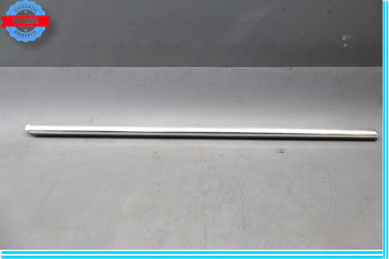 14-20 Maserati Ghibli S Front Right Passenger Side Door Window Belt Molding Oem