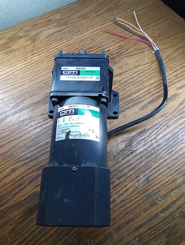 Oriental Motor AC Magnetic Brake Motor 5IK90GE-SW2M W/Gear Head 5GE50S