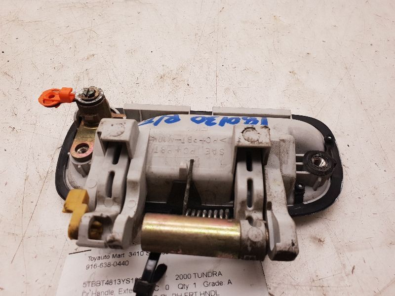 00-06 TOYOTA TUNDRA LIMITED FRONT PASSENGER RIGHT EXTERIOR HANDLE 6921034040C1