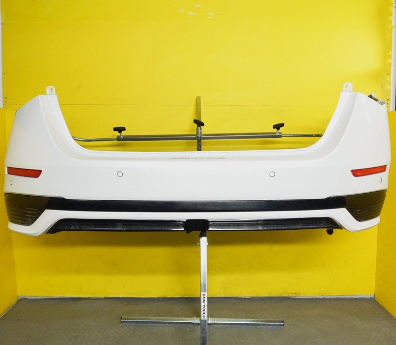 2024-2025 NISSAN SENTRA SR Rear Bumper Assembly w Park Oem 850226ly0j WHITE_XAB