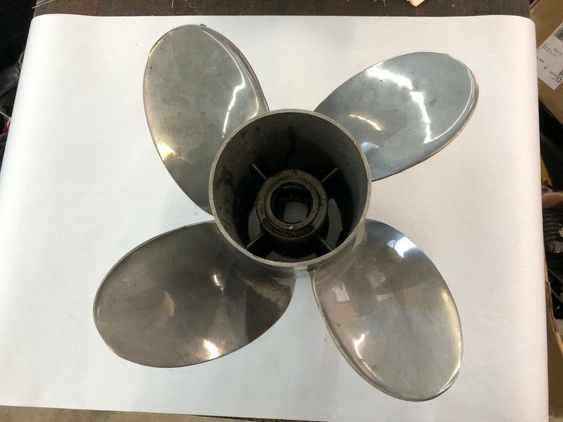 MERCURY OFFSHORE PROPELLER LH 4 BLADE 14-1/2" X 17P 48-825899-17 FRESHWATER!
