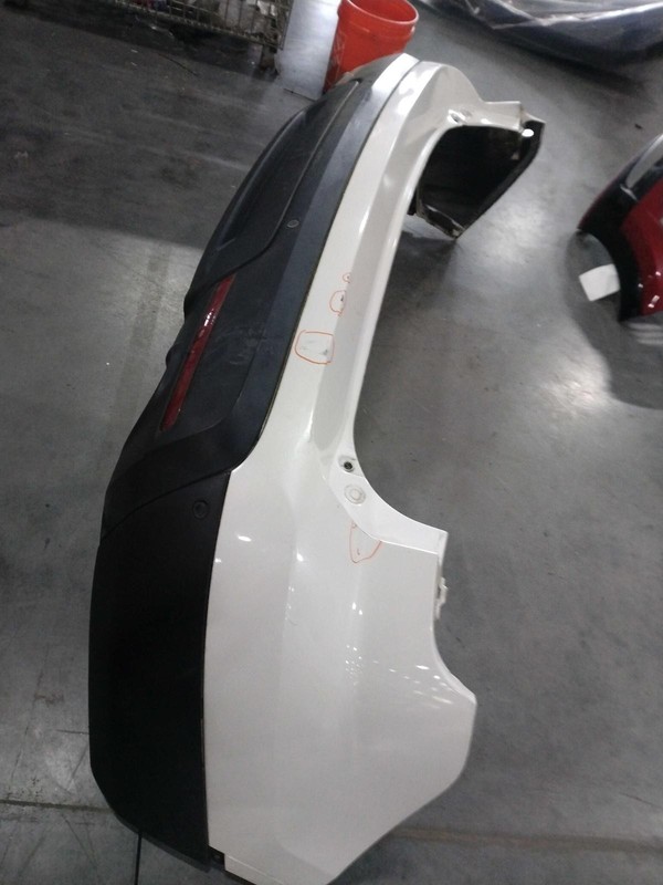 2013 Ford Explorer OEM White Bumper Assembly - Used, Scratches, 125K Miles