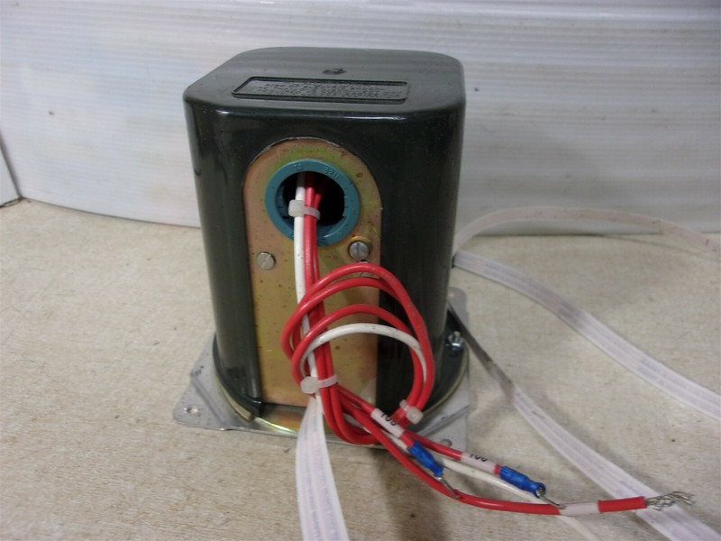 Dwyer A3000 Type 2 IAC Photohelic Pressure Switch *FREE SHIPPING*