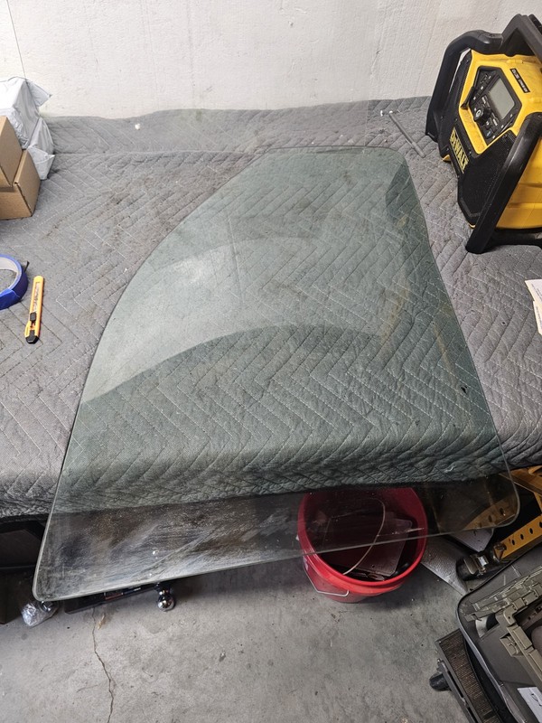 2003 Dakota Crewcab Right Front Door Glass