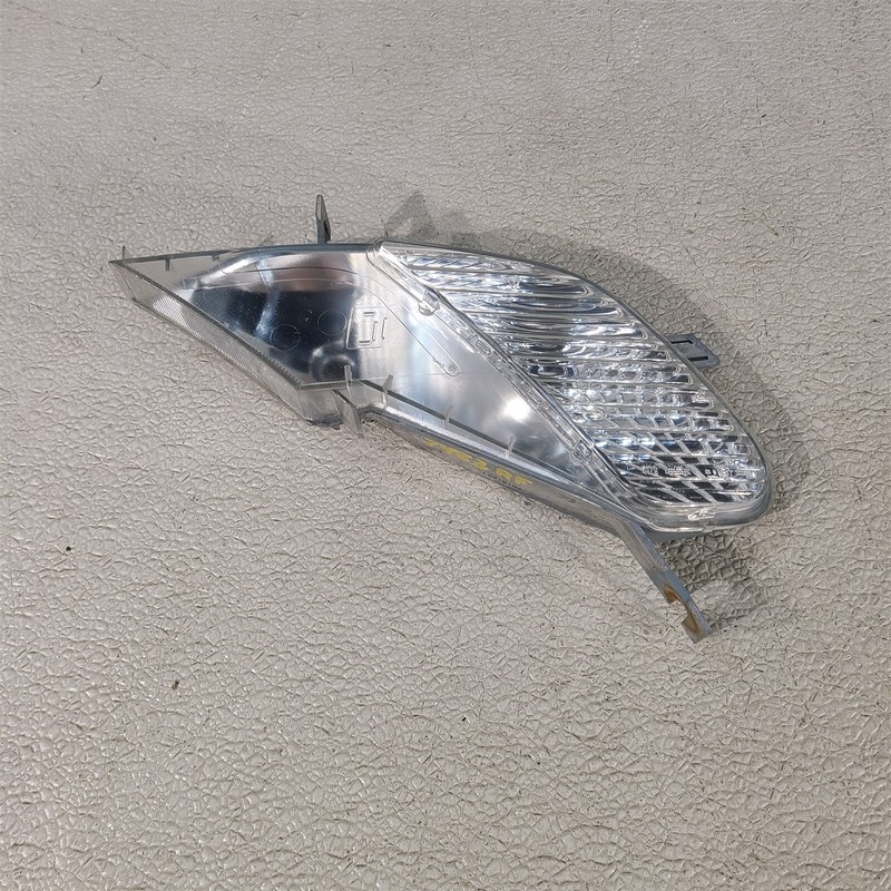 03-06 Porsche Cayenne Front Right Side Indicator Signal Clear 7L5949102B Aa7483