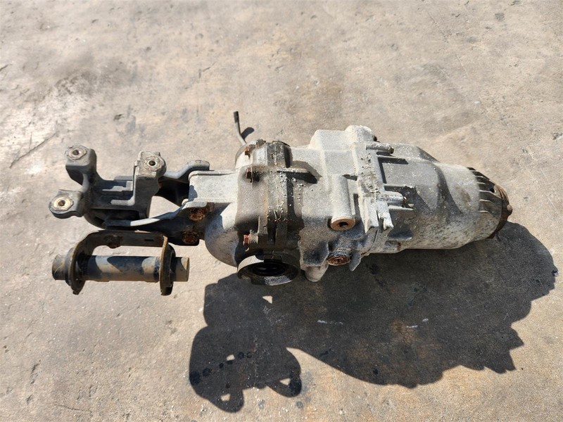 2002 Honda Cr-V Awd Front Differential Carrier Case