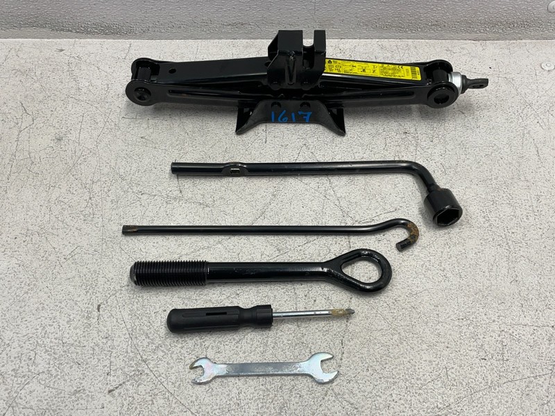 18 19 20 Genesis G80 Emergency Spare Tire Wheel Jack Tool Kit Set 1617 OEM