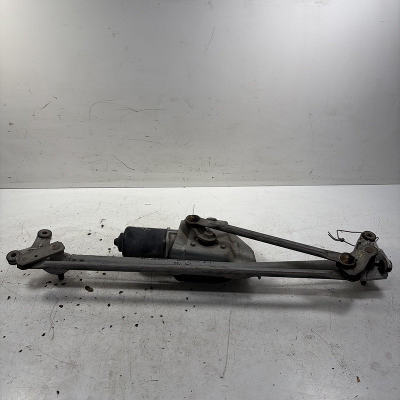 99-01 Honda Odyssey Front Windshield Wiper Linkage & Motor Assembly OEM