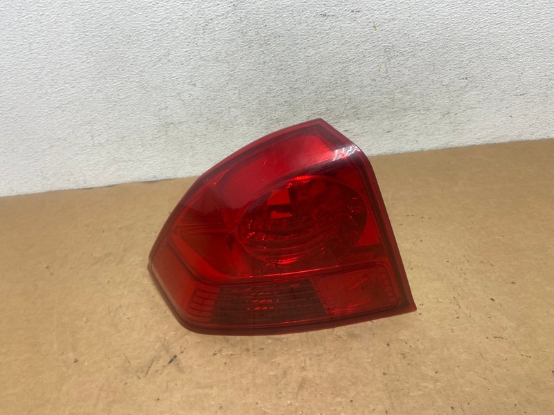 2003 2004 2005 Honda Civic Sedan Left Driver LH Side Tail Light AD5202 LK