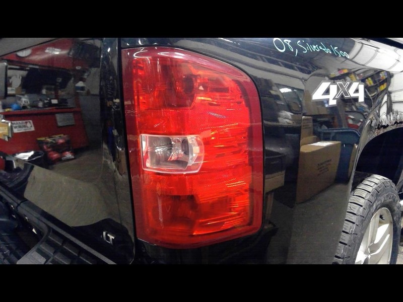 Passenger Tail Light Pickup With Box DRW Fits 07-14 SIERRA 3500 PICKUP 1669633