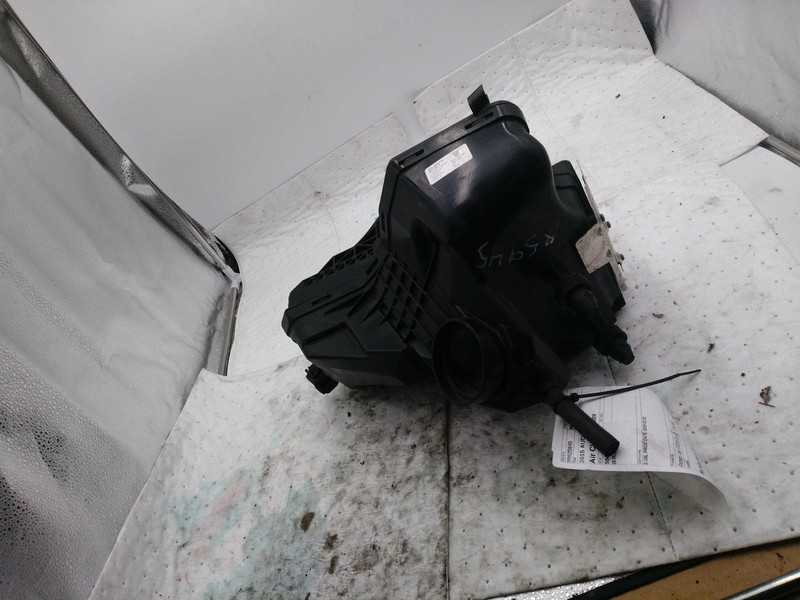 Used Air Cleaner Assembly fits: 2015 Audi A4 2.0L turbo Grade A