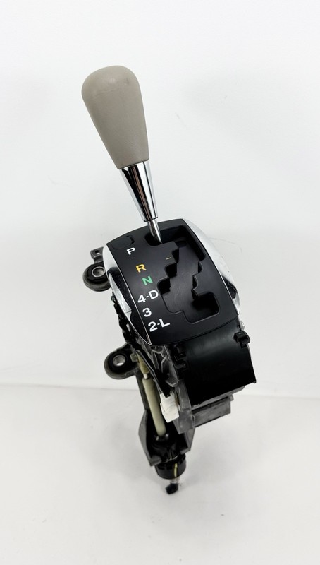 2004-2010 Toyota Sienna Automatic Transmission Gear Shifter OEM With Beige Knob