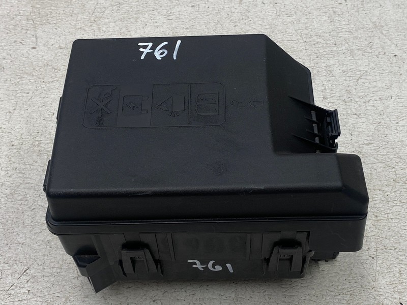 2020-2023 BUICK ENCORE GX FUSE RELAY JUNCTION BOX OEM LOT761