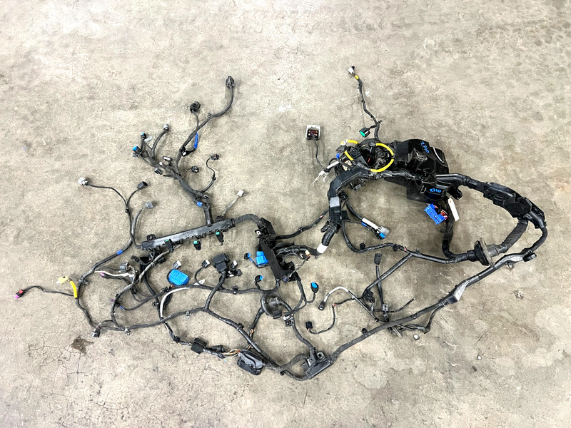 ⭐21-23 HYUNDAI ELANTRA ENGINE BAY ROOM WIRING HARNESS & FUSE BOX OEM LOT2710
