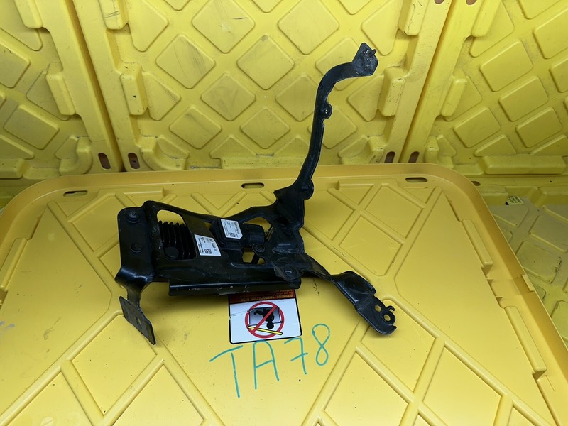 FORD JR3T-9G853-AF CRUISE CONTROL DISTANCE RADAR SENSOR & BRACKET OEM