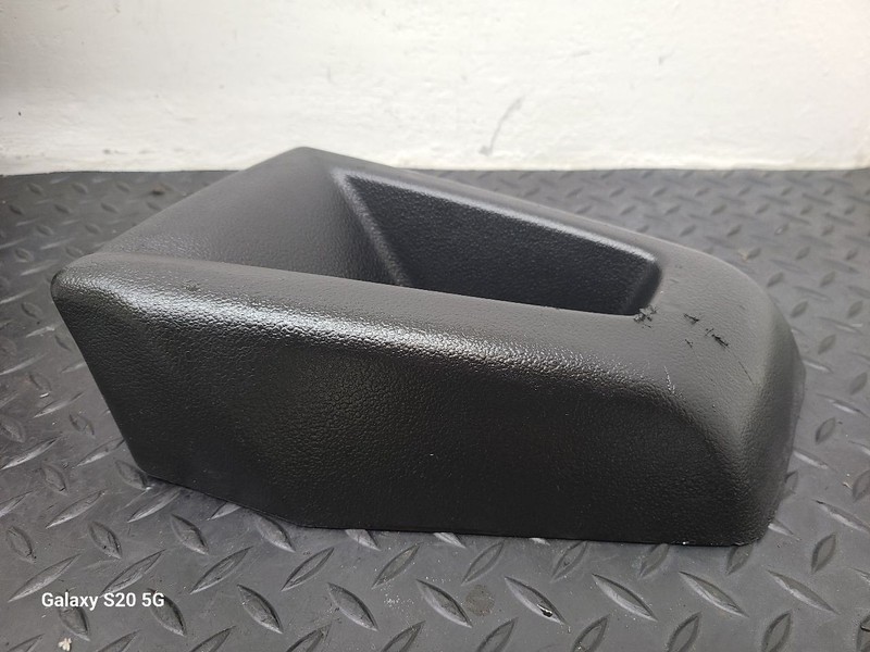 03-09 Hummer H2 Front Left Driver Bumper End Cap OEM 88944407