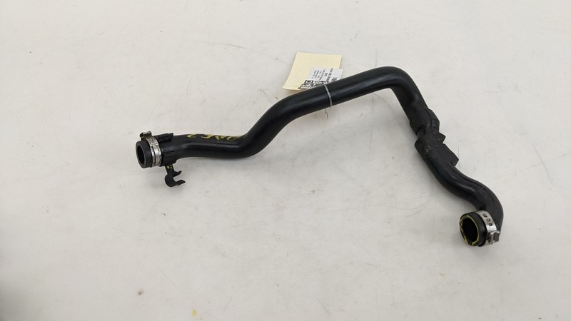 Oil Filter PCV Valve Hose Pipe 2016 Volvo V60 8670008 2014 2015