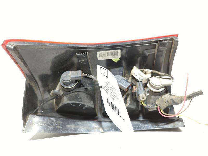 2003 Saturn VUE Left Tail Light Assembly Black OEM 280922 166-02001AL