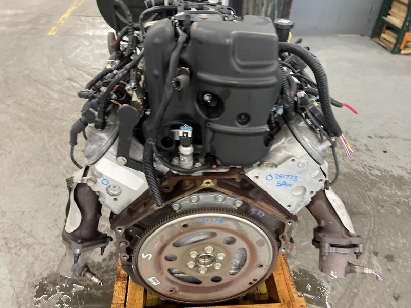 10-'13 CHEVROLET SILVERADO 1500 Engine 5.3L 94k miles Runs Well 6 Month Wnty!