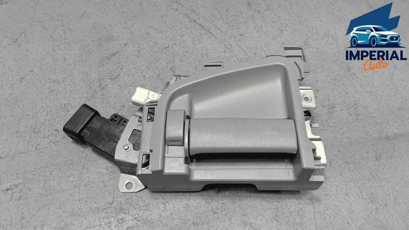 2018-2019 TOYOTA SIENNA LE REAR LEFT DRIVER SIDE SLIDE DOOR INTERIOR HANDLE OEM