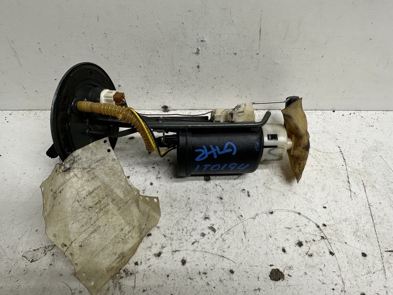 2002 Kia Optima Fuel Pump w Sending Unit & Bracket