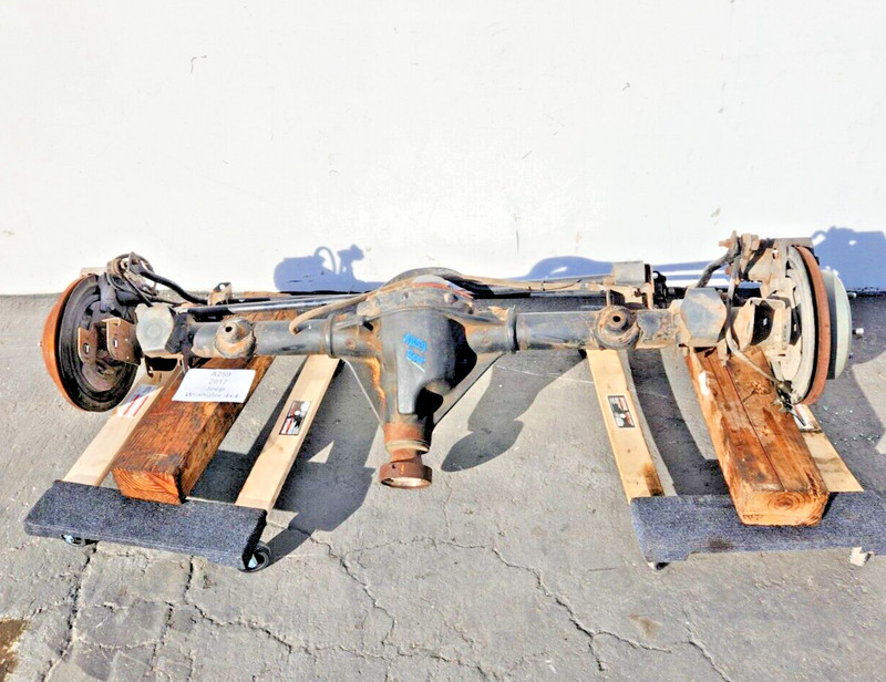 ✅16-18 OEM Jeep Wrangler JK Rear End Axle Housing Differential Spindle SET 83k