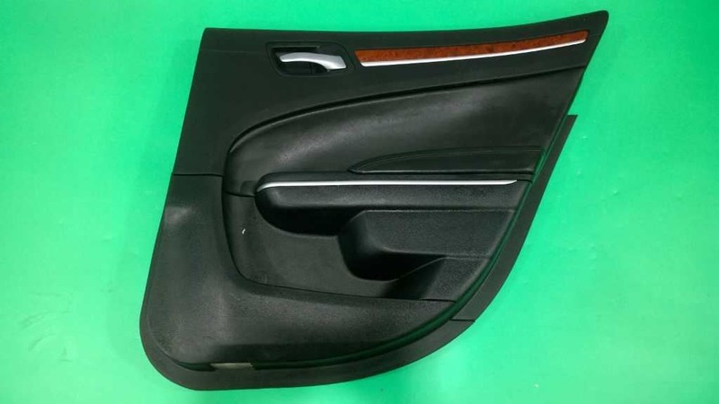 11-21 CHRYSLER 300 PASSENGER RIGHT REAR INTERIOR DOOR PANEL OEM 3096-115
