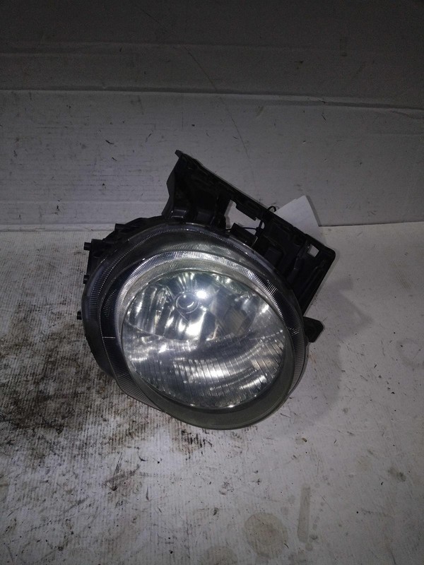 2011-2014 Nissan JUKE Right Headlight Assembly White OEM 339010 Used 195K