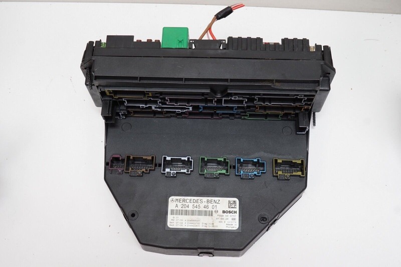 MERCEDES W204 C-Class Front SAM Module Relay Fuse Box OEM 2008
